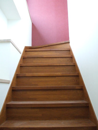タモ階段材
